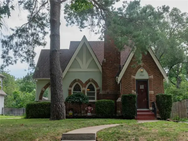 7551 Grand Avenue, Kansas City, MO 64114
