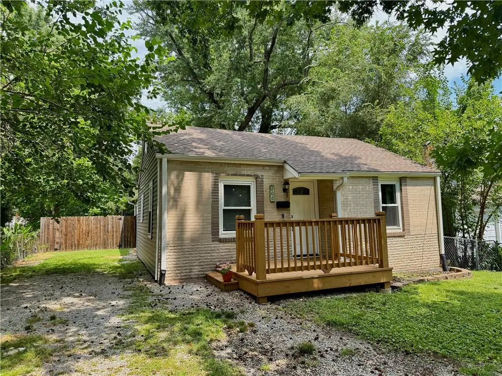 106 NE Ash Street, Lees Summit, MO 64063 - #1