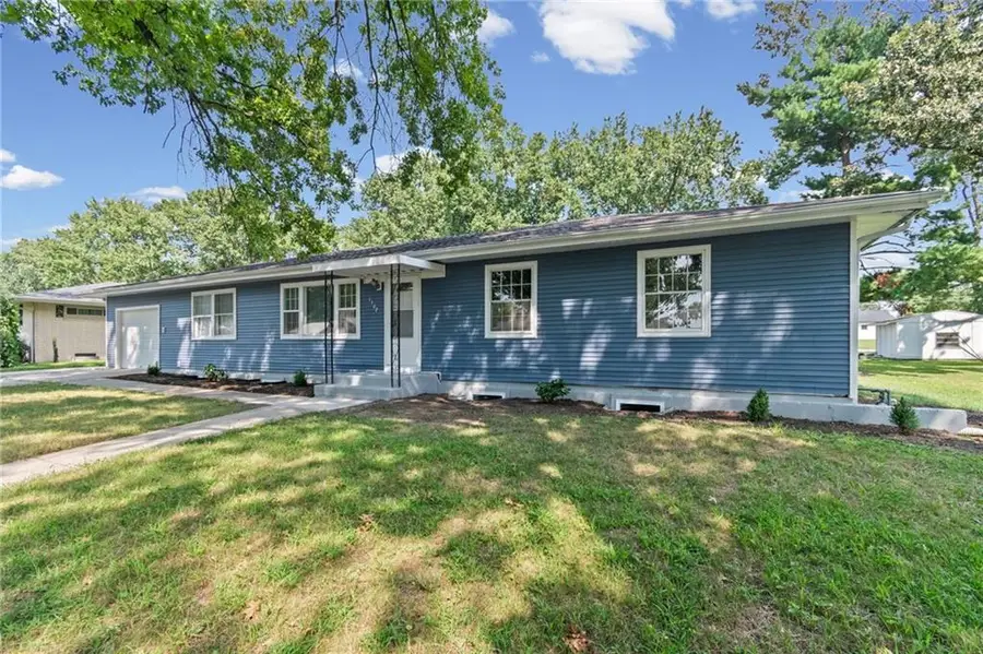 1308 N Cherry Street, Cameron, MO 64429 - #2