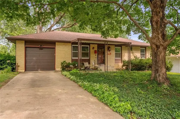 3701 Randall Drive, Independence, MO 64055