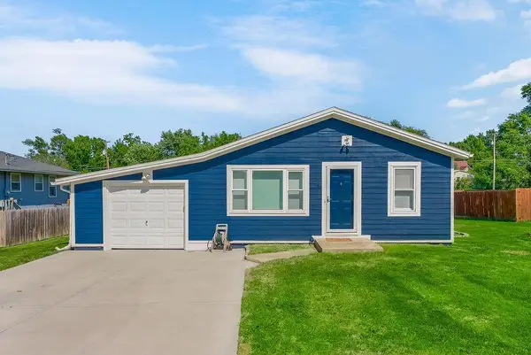 841 N Washington Street, Spring Hill, KS 66083