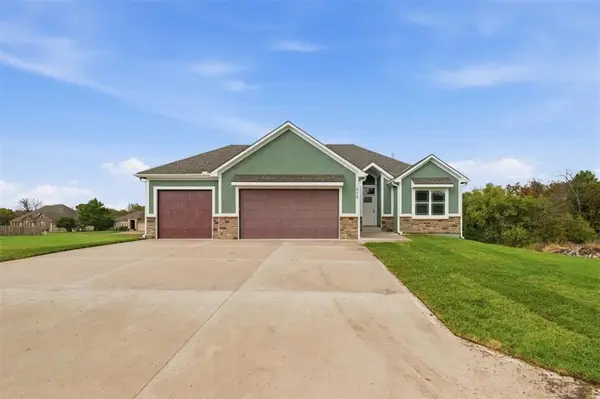 12417 Black Oak Circle, Peculiar, MO 64078