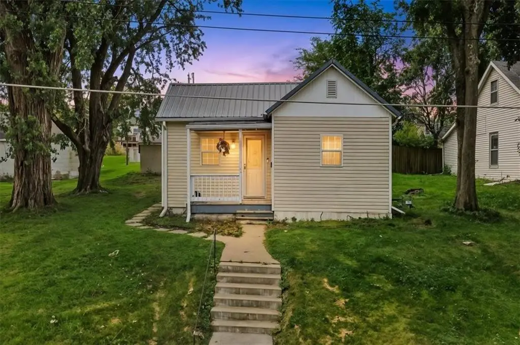 204 W Pearl Street, Savannah, MO 64485 - #1