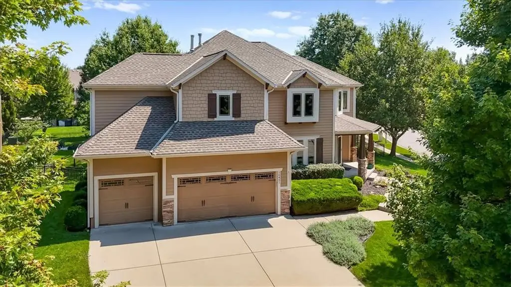 16421 S Woodstone Drive, Olathe, KS 66062 - #1
