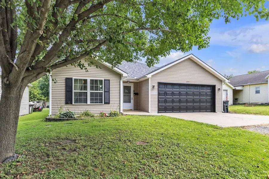 411 E 6th Street, Cameron, MO 64429 - #2