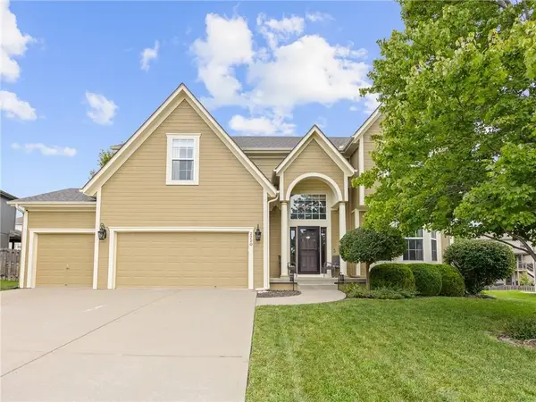 2220 Hawk View Road, Lee's Summit, MO 64082