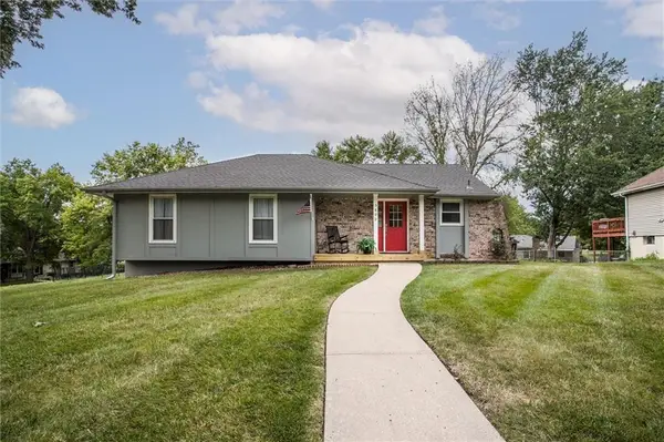 3800 NE Carriage Street, Lee's Summit, MO 64064