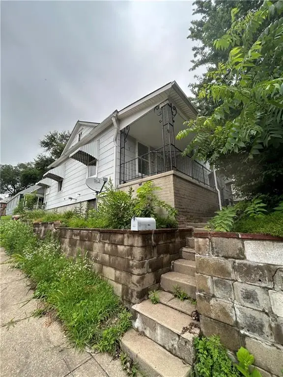 1221 Prospect Avenue, St Joseph, MO 64505