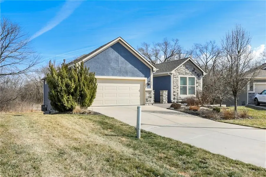 4925 Tallgrass Street, Leavenworth, KS 66048 - #2