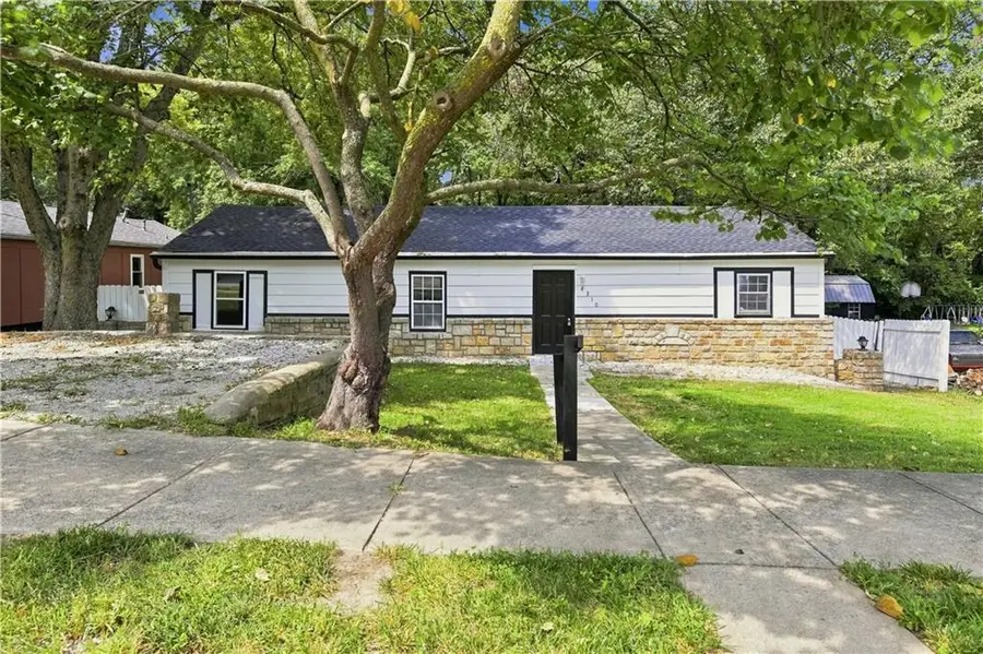 8310 Ottawa Street, De Soto, KS 66018 - #2
