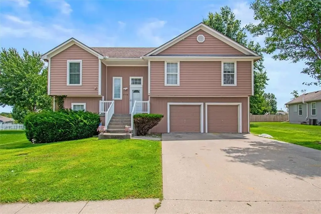2338 NE Overbrook Drive, Blue Springs, MO 64029 - #1