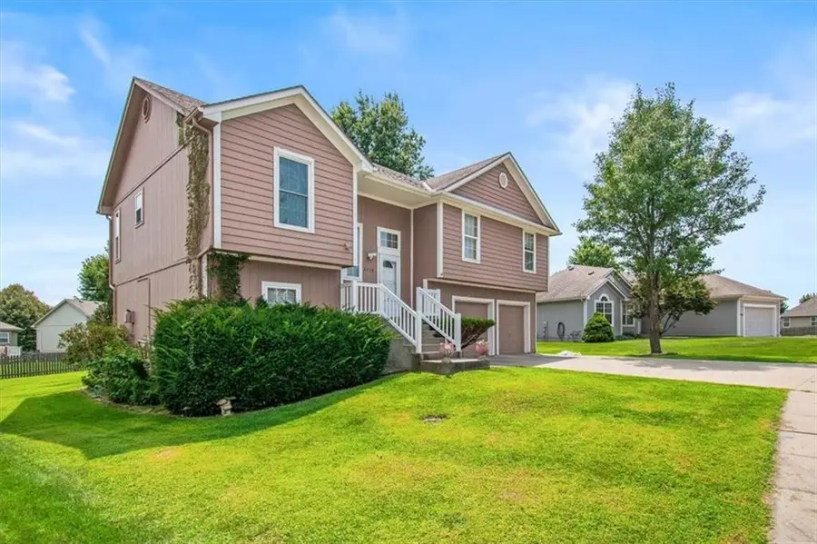 2338 NE Overbrook Drive, Blue Springs, MO 64029 - #2