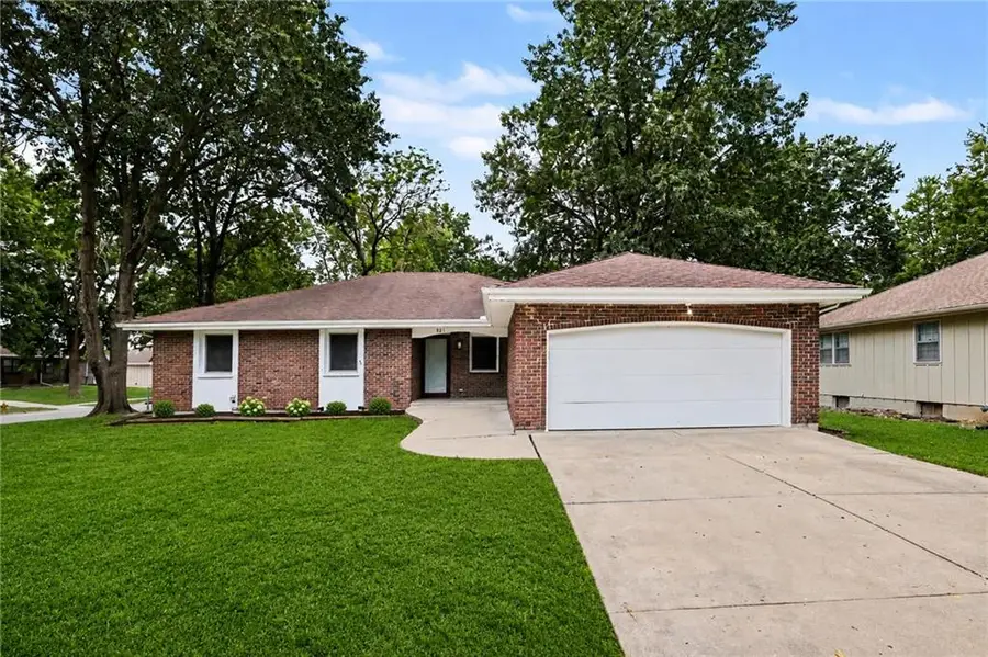 821 Cedar Street, Lees Summit, MO 64086 - #2