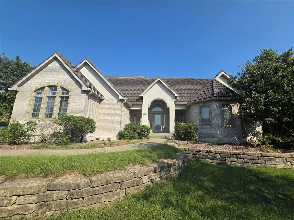 6095 Westwood Court, Parkville, MO 64152 - #1