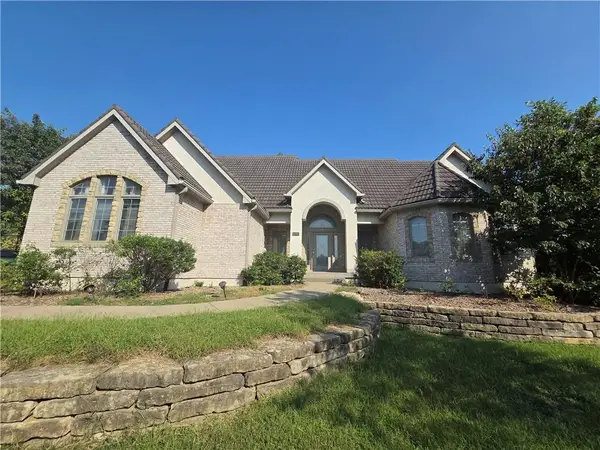 6095 Westwood Court, Parkville, MO 64152
