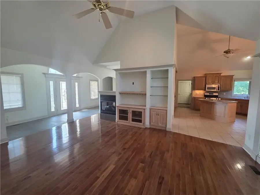 6095 Westwood Court, Parkville, MO 64152 - #3