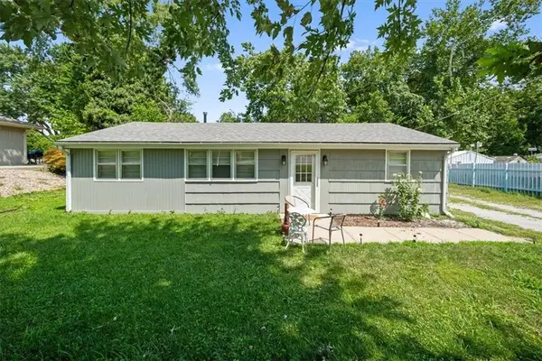6509 River Road, Pleasant Valley, MO 64068
