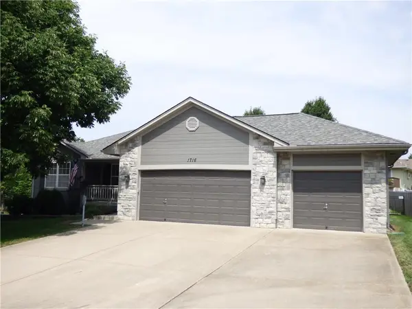 1716 Black Bear Court, Raymore, MO 64083