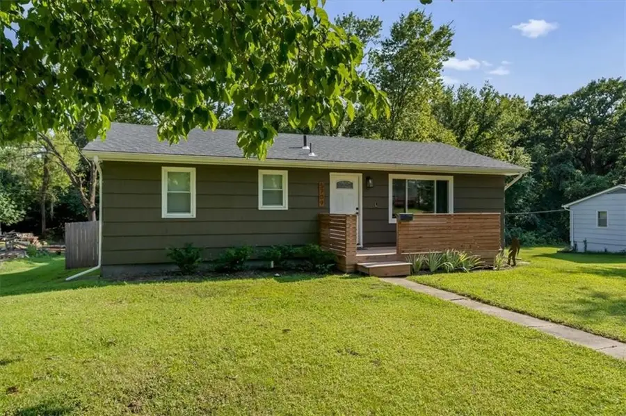 5709 E 107th Terrace, Kansas City, MO 64137 - #2
