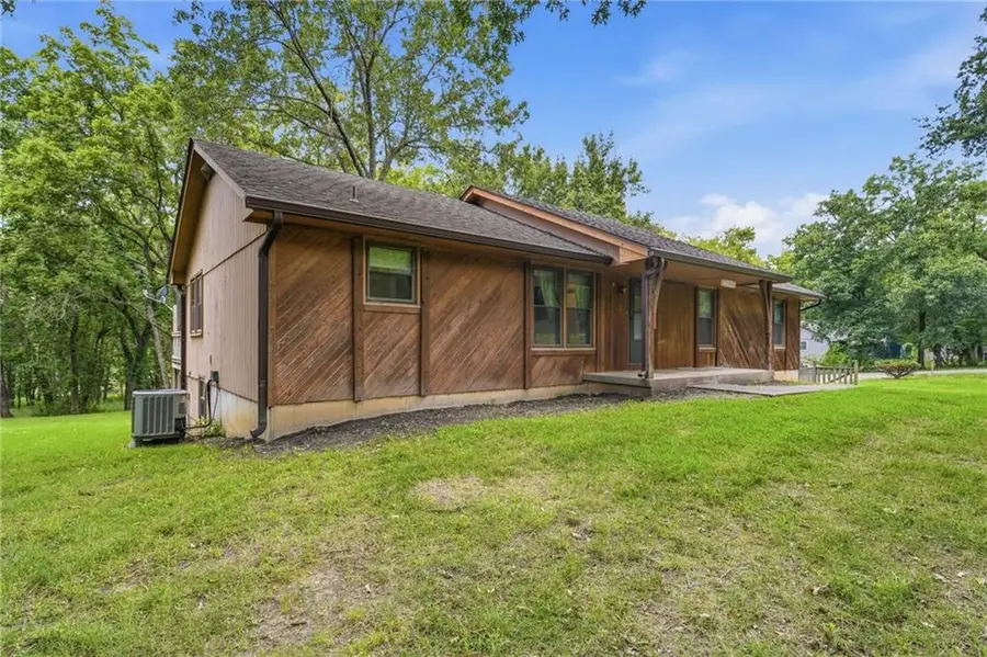 20104 Pickering Road, Belton, MO 64012 - #2