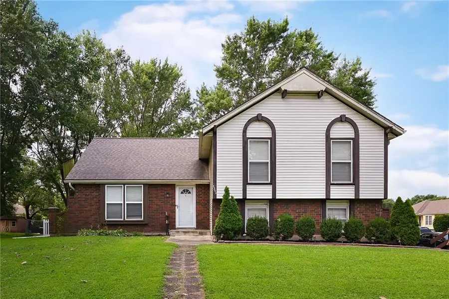 8301 E 166th Street, Belton, MO 64012 - #2