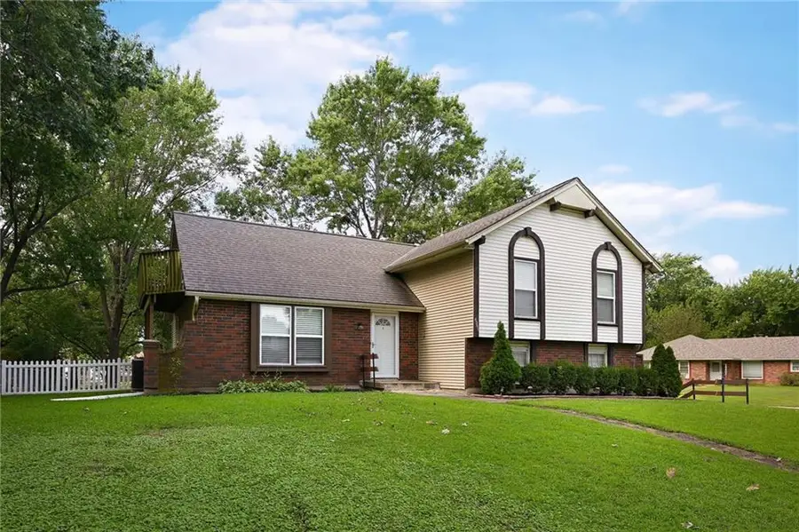 8301 E 166th Street, Belton, MO 64012 - #3
