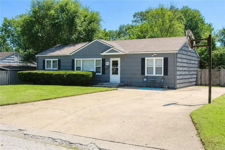 8205 E 86th Terrace, Raytown, MO 64138 - #2