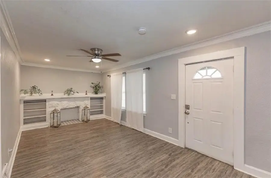 1511 E 49th Street, Kansas City, MO 64110 - #2