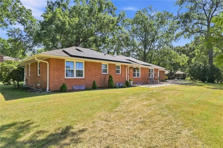10921 Blue River Road, Kansas City, MO 64131 - #3