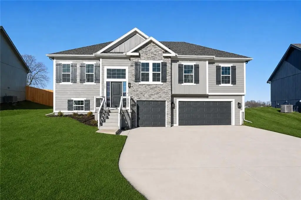 1034 Fir Lane, Liberty, MO 64068 - #1