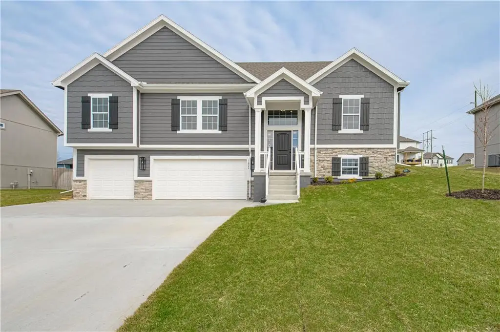1038 Fir Lane, Liberty, MO 64068 - #1