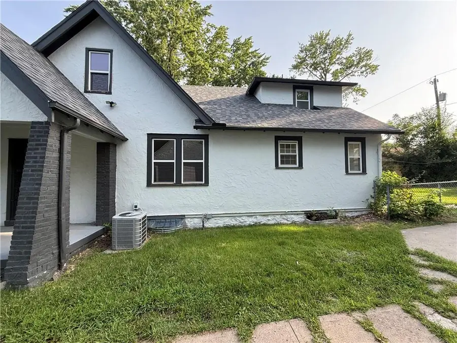 6445 S Benton Avenue, Kansas City, MO 64132 - #3