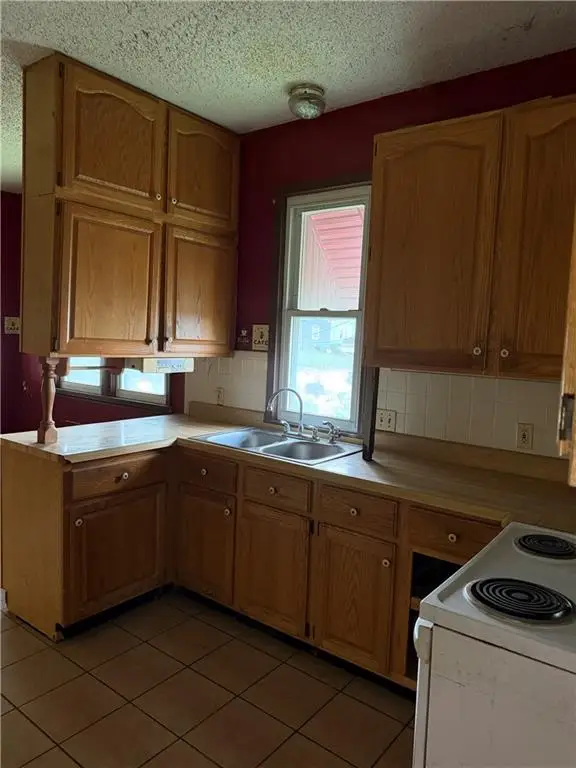 2806 Duncan Street, Saint Joseph, MO 64507 - #3