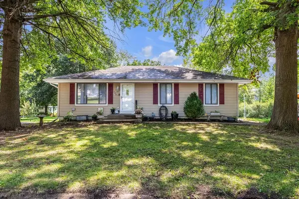 300 W Carla Street, Savannah, MO 64485