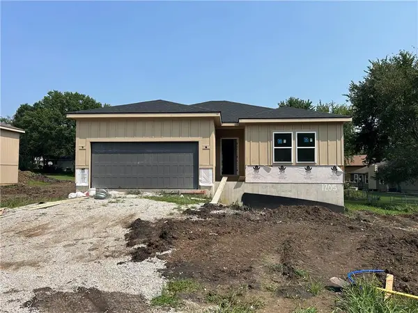 1205 Matthes Lane, Pleasant Hill, MO 64080
