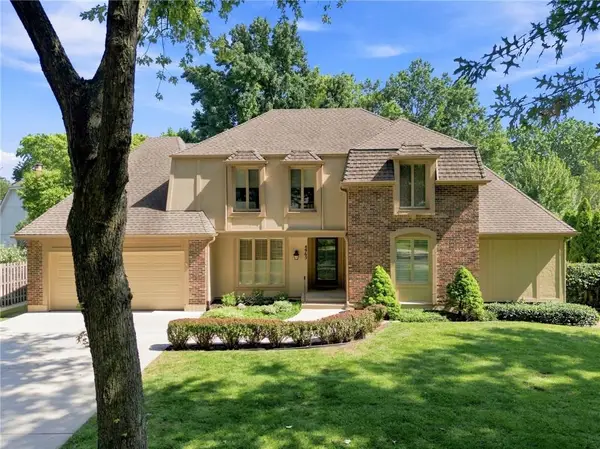 4965 Somerset Drive, Prairie Village, KS 66207