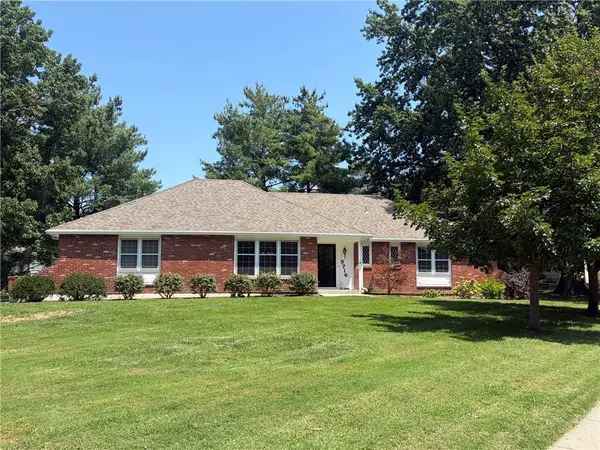 5716 W 97th Terrace, Overland Park, KS 66207