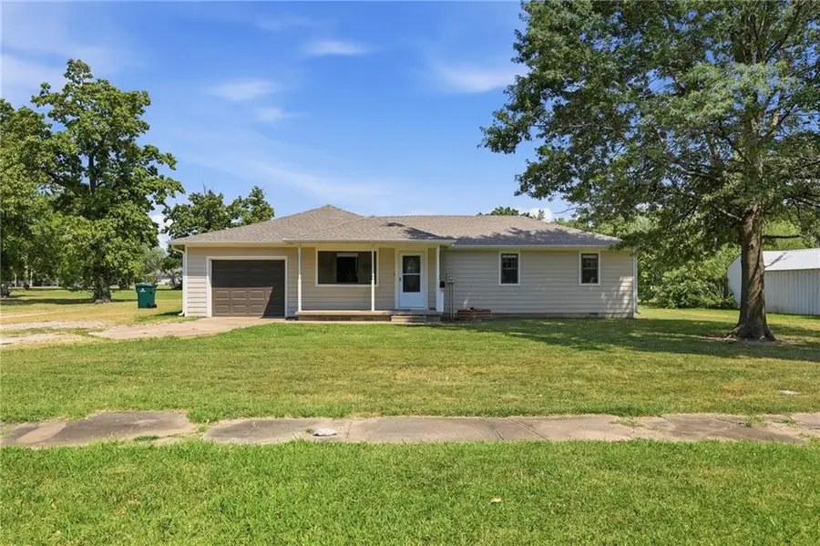 204 N Burnett Street, Girard, KS 66743 - #2