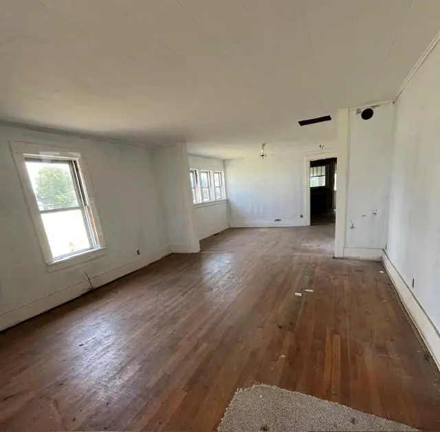 2008 Grand Avenue, Parsons, KS 67357 - #3
