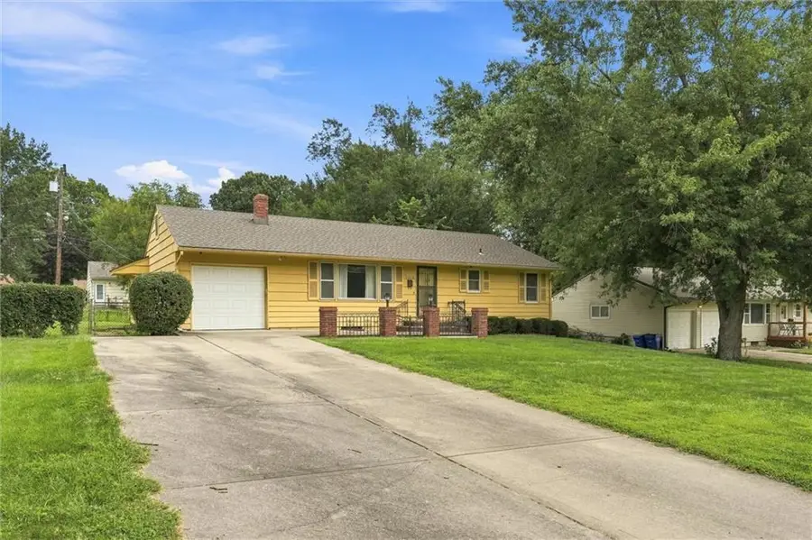 1314 Duck Road, Grandview, MO 64030 - #2