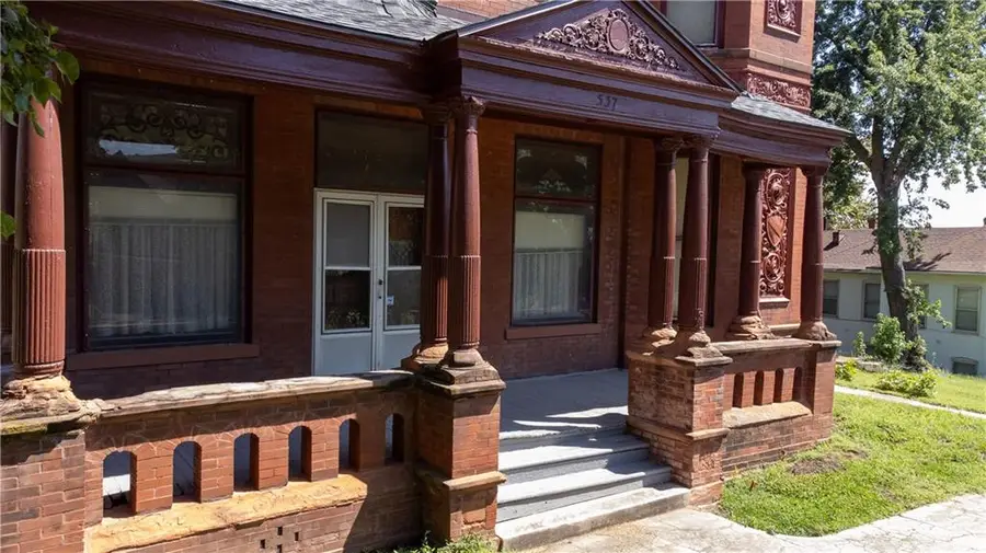 537 N 8th Street, Saint Joseph, MO 64501 - #3