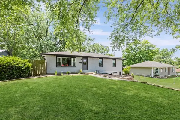 13101 NW Porter Road, Parkville, MO 64152