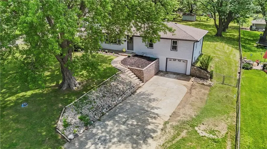 13101 NW Porter Road, Parkville, MO 64152 - #2