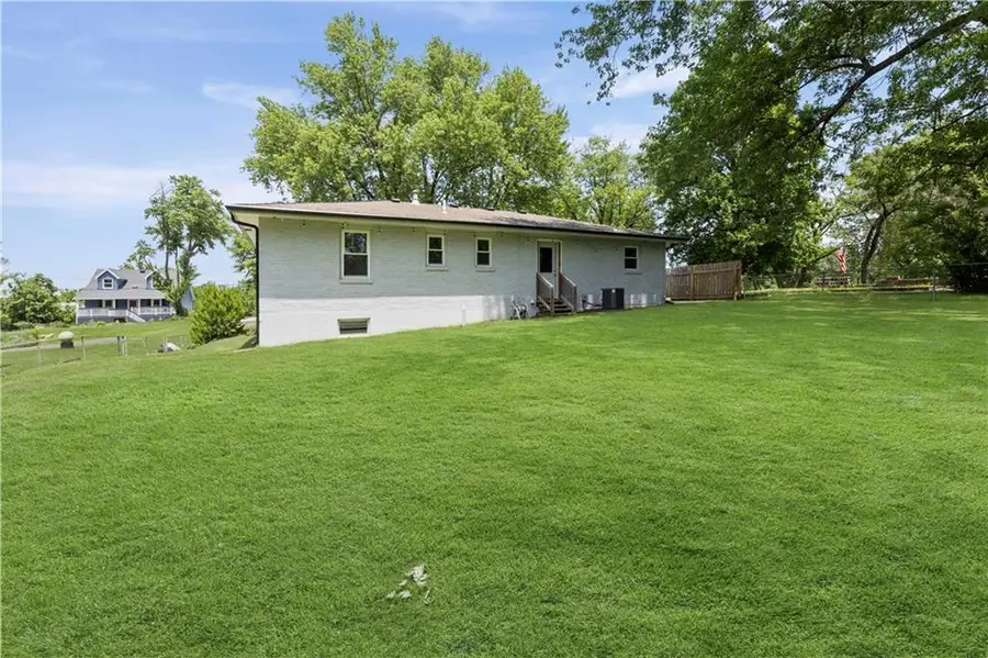 13101 NW Porter Road, Parkville, MO 64152 - #3