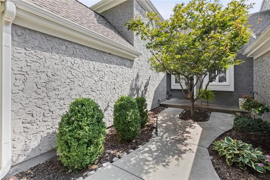 12546 Broadmoor Street, Overland Park, KS 66209 - #2