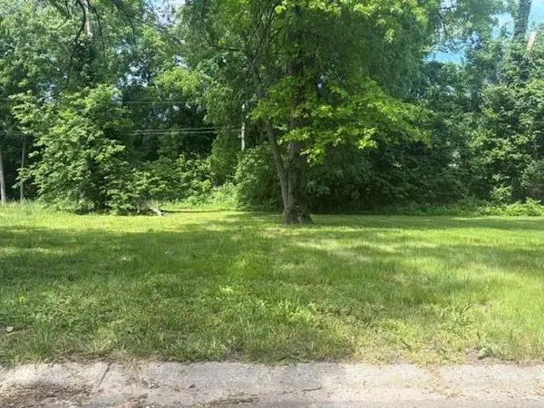 915 Oak Street, Eudora, KS 66025