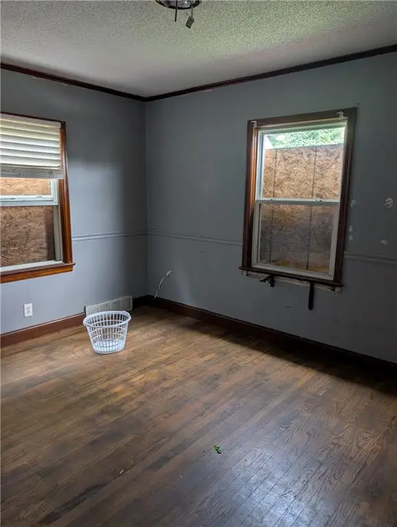 222 NE 43rd Street, Kansas City, MO 64116 - #2
