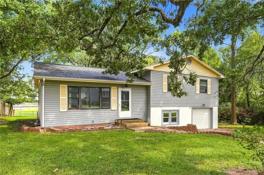 806 S Washington Avenue, Knob Noster, MO 65336 - #2