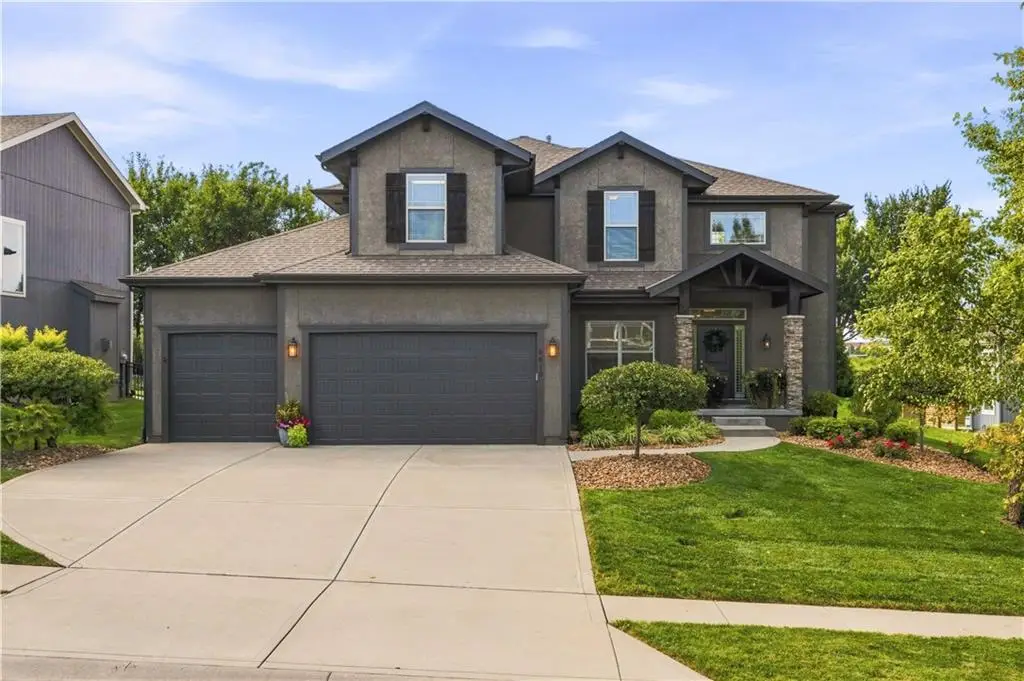 8810 W 165th Terrace, Overland Park, KS 66085 - #1