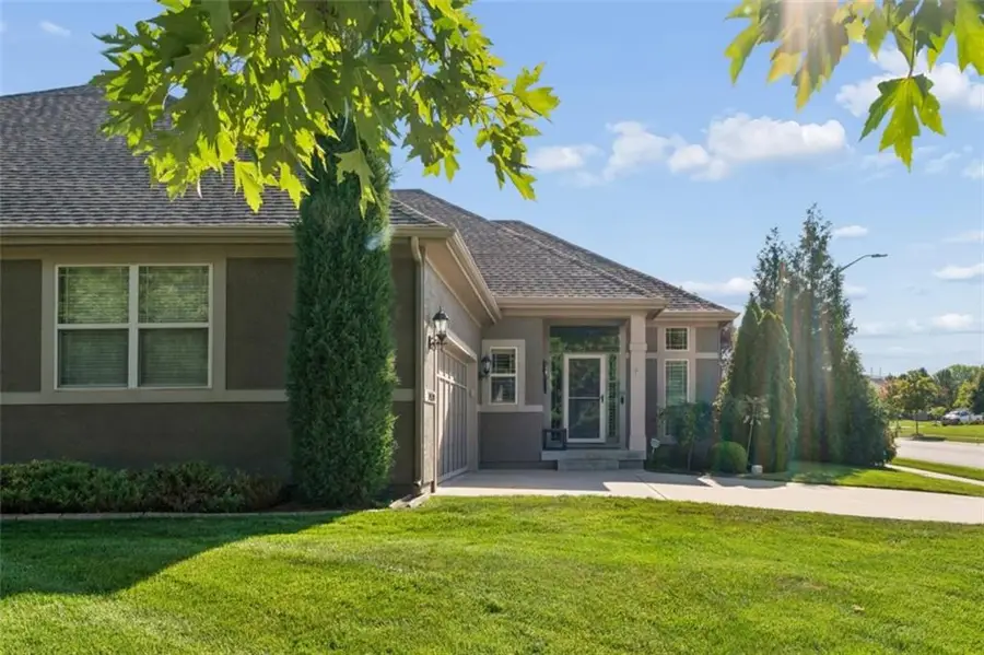 24520 W 110th Street, Olathe, KS 66061 - #2